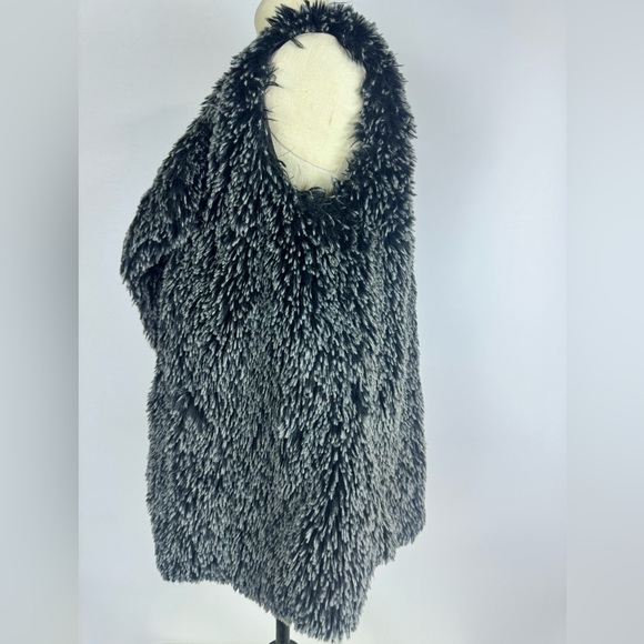 Michael Stars
Open Front Faux Fur Vest - Picture 6 of 10